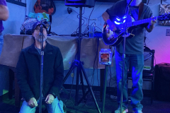 Wayne-and-Gregg-kneeling